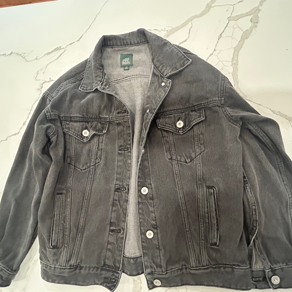 black wild fable denim jacket, tag says small but fits like a medium, oversized